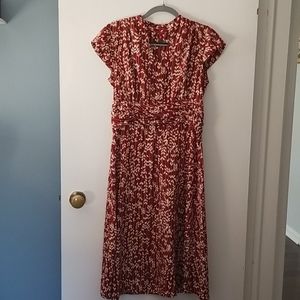 Northstyle burnt umber w/cream pattern dre…